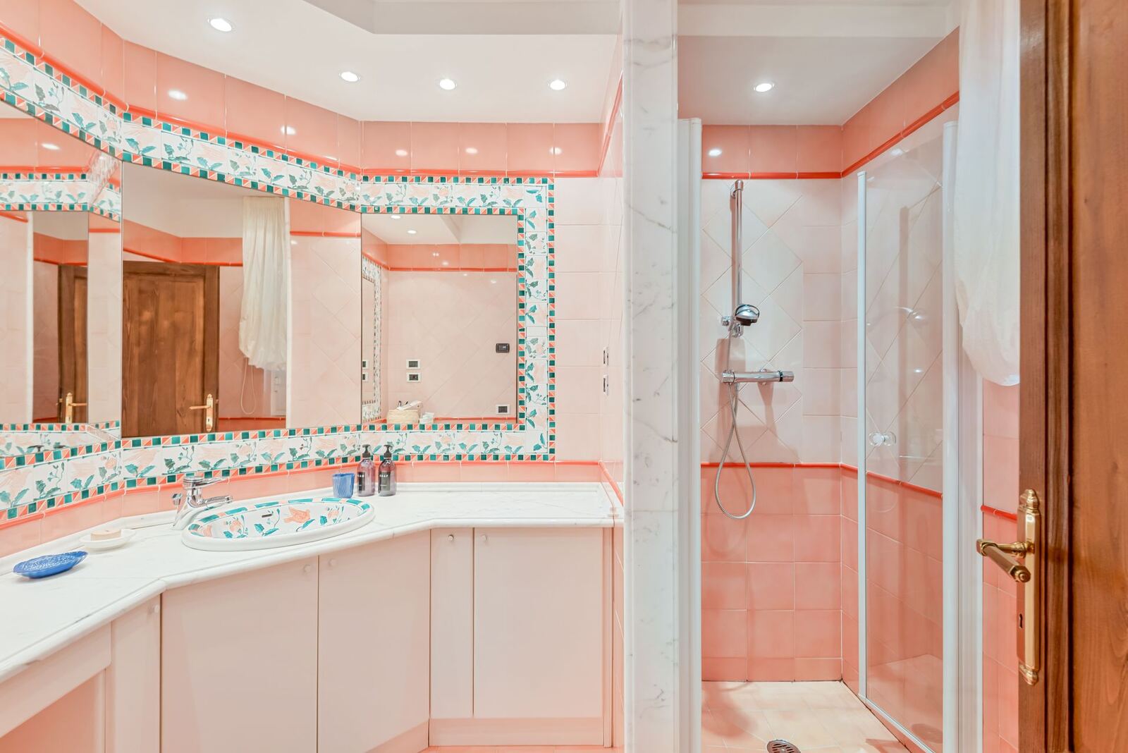 Uno dei bagni della villa