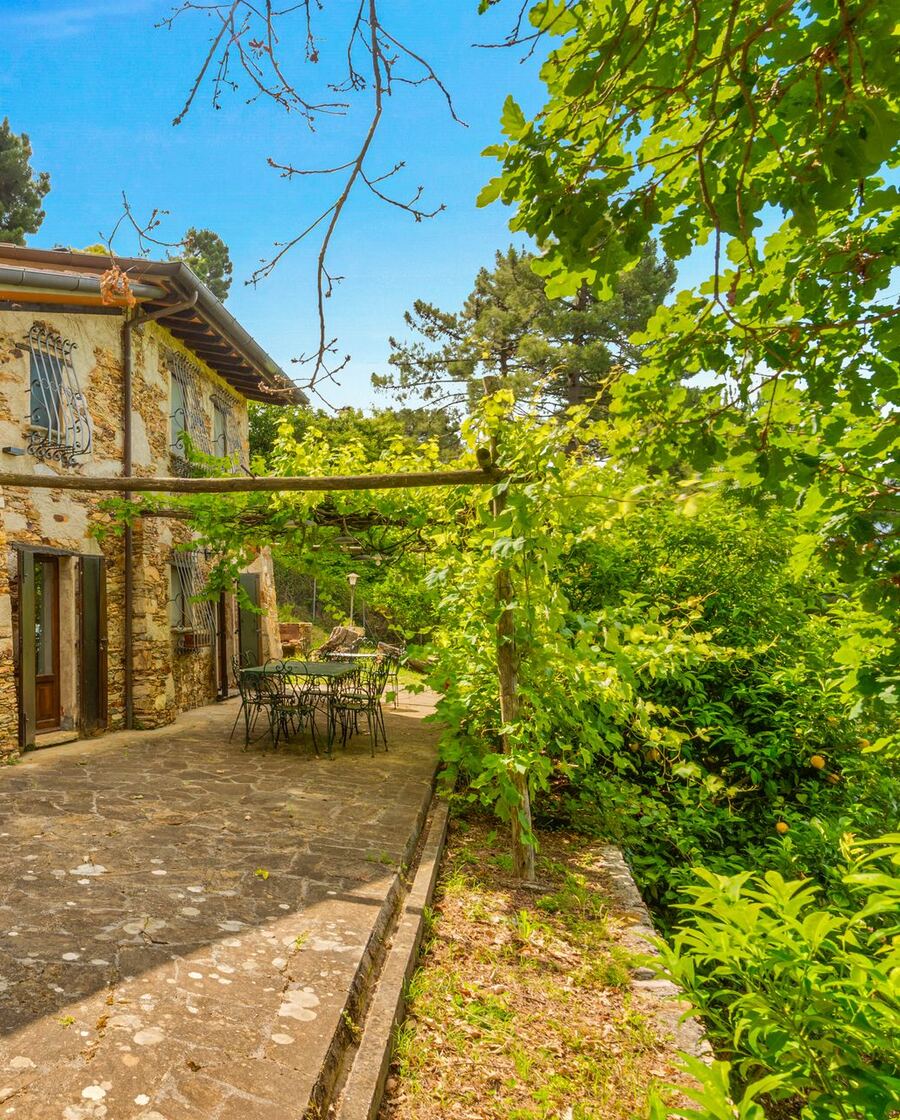 La dependance in pietra della tenuta